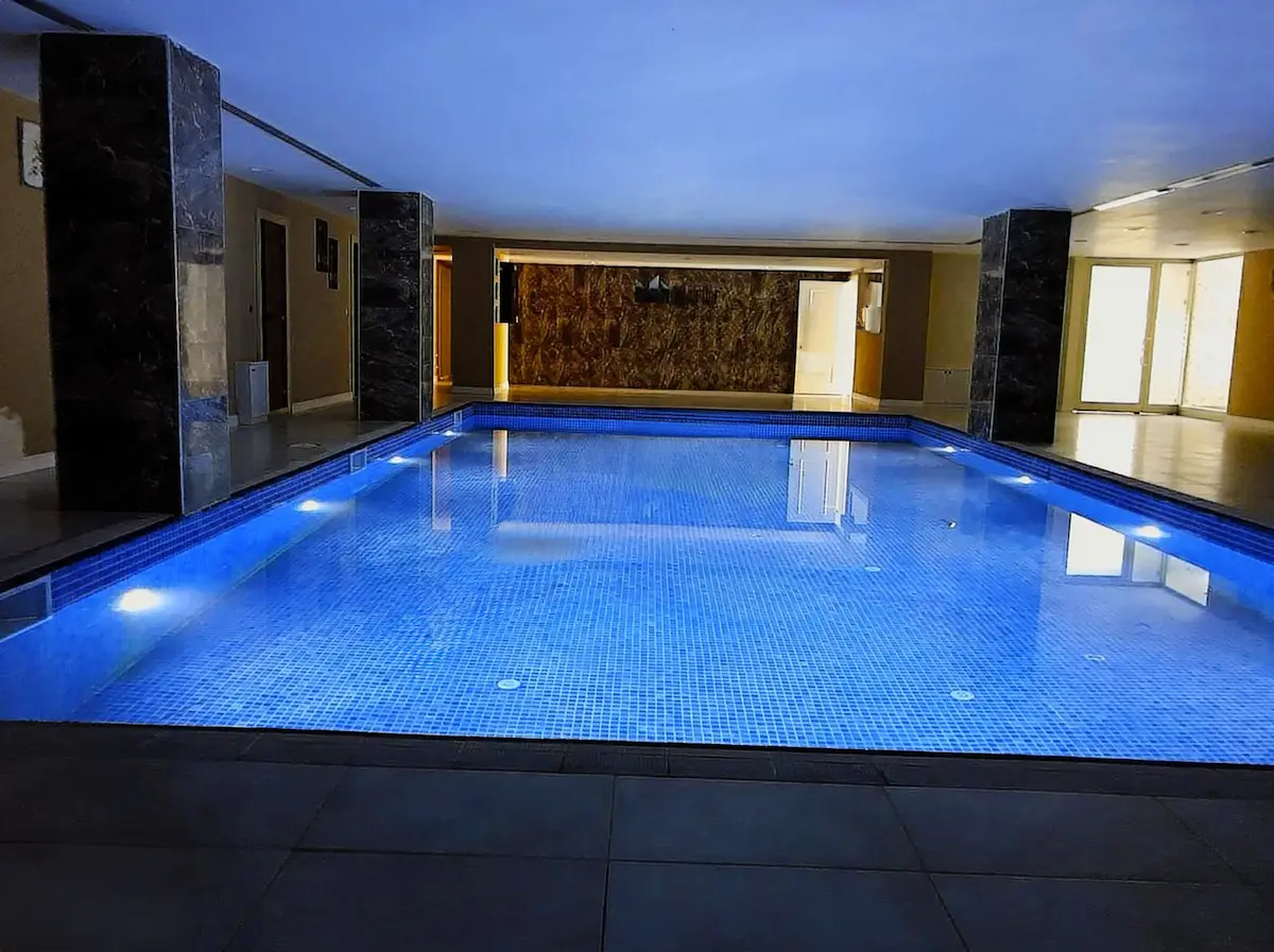 Swimming pool